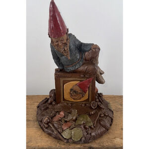 Gnome Tom Clark "TELLY" Signed Watching T.V. & Cairn Studio 1987 Retired #60